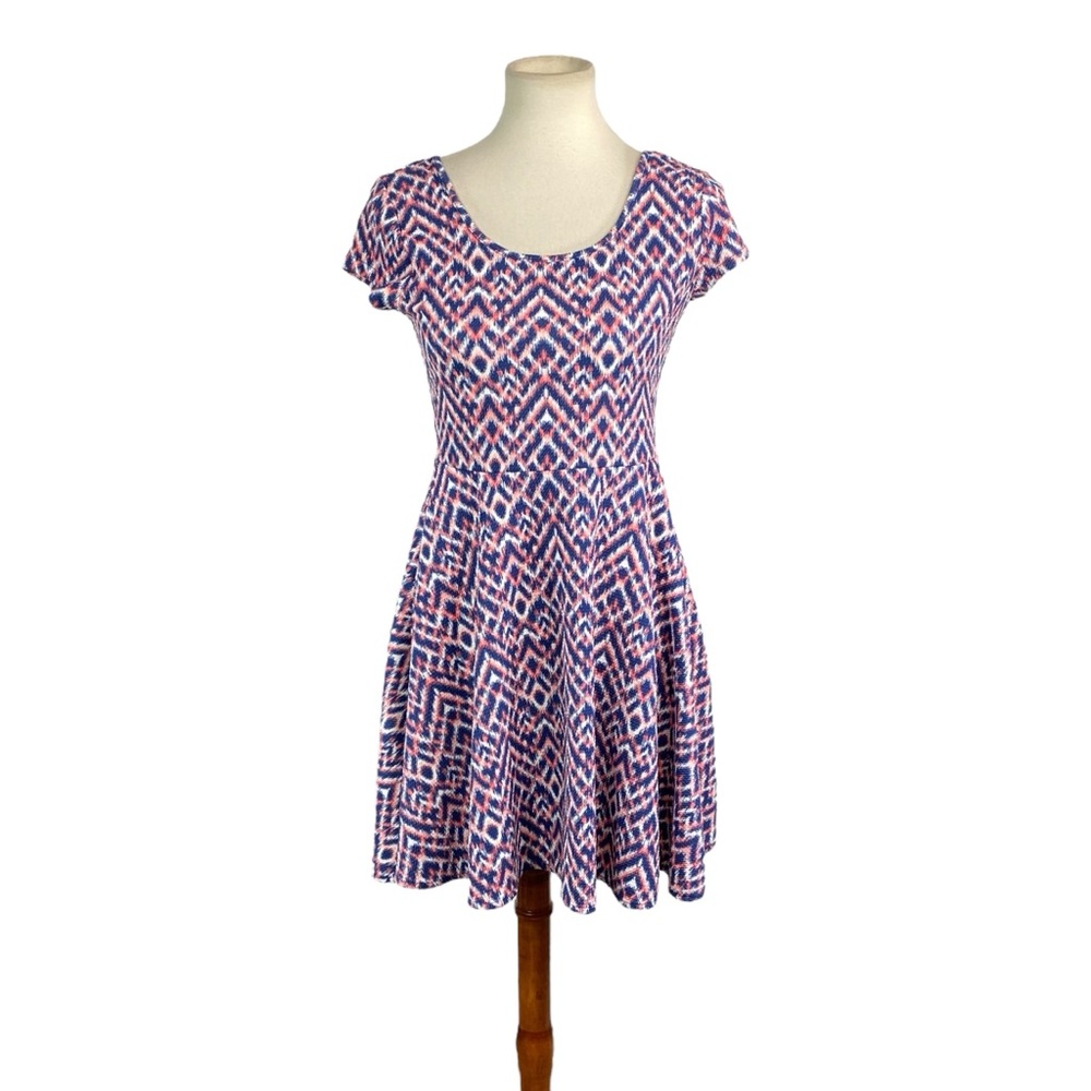 Woman’s Aeropostale chevron pattern dress size M
